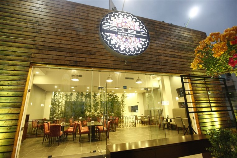 Opening of Republic in Jbeil